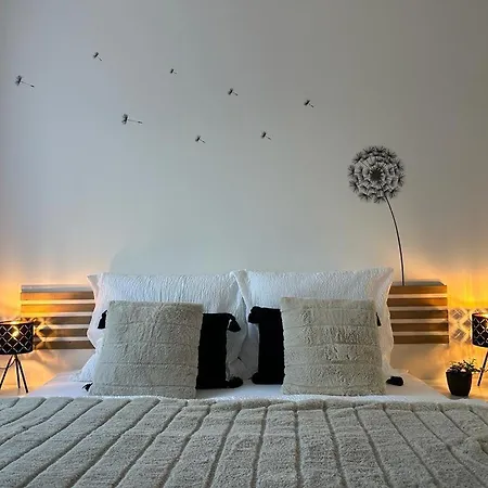 Morava S Balkonem, Parkovani Zdarma-uherske Hradiste Safarikova 855 * Uherske Hradiste