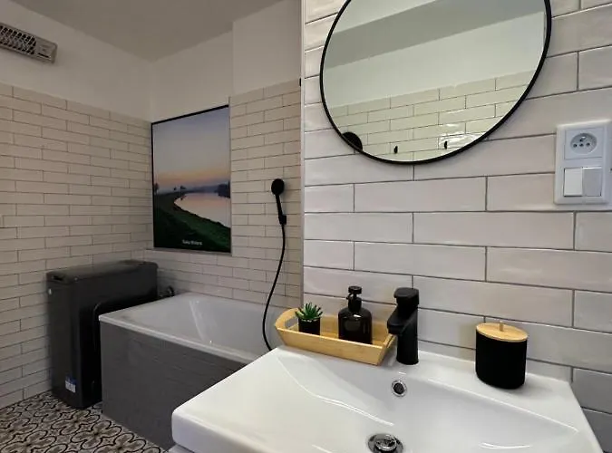 Morava S Balkonem, Parkovani Zdarma-uherske Hradiste Safarikova 855 Uherské Hradiště