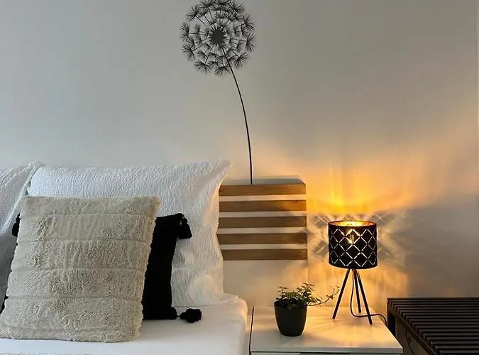 Morava S Balkonem, Parkovani Zdarma-uherske Hradiste Safarikova 855 *